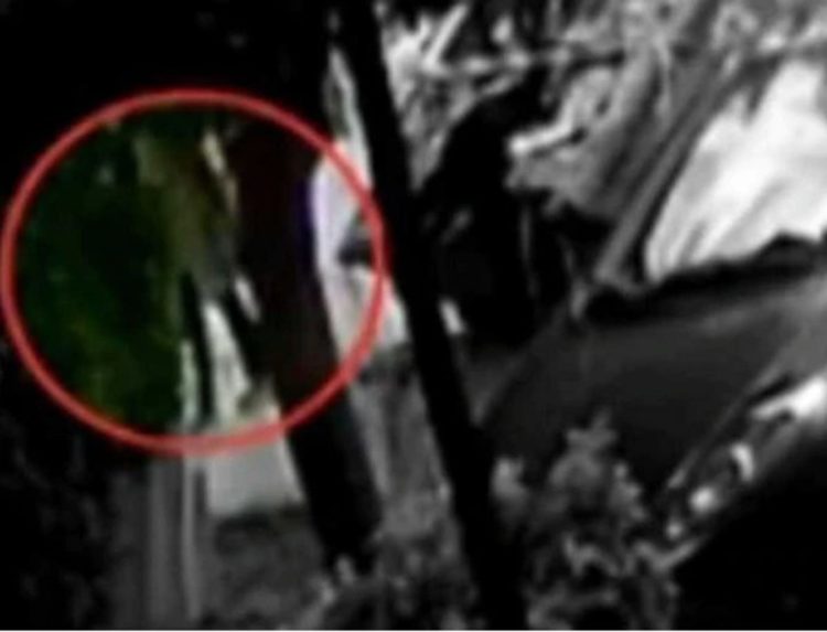 Προσαγωγή 35χρονης γυναίκας στη ΓΑΔΑ για την επίθεση με βιτριόλι στην Καλλιθέα