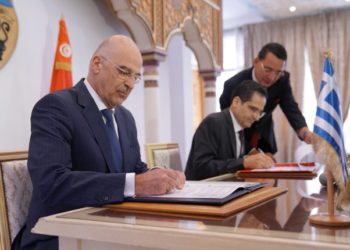 Στην Τύνιδα ο Δένδιας: Υπεγράφη η Συμφωνία Θαλασσίων Μεταφορών με την Τυνησία