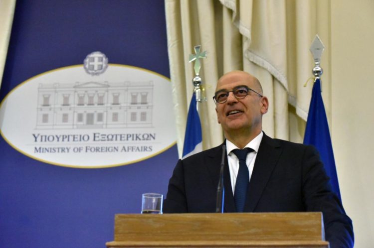 Στο Παρίσι αύριο ο Νίκος Δένδιας για συνάντηση με τον Λε Ντριάν