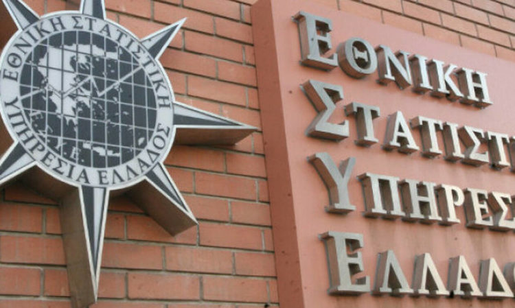 ΕΛΣΤΑΤ: Σε κίνδυνο φτώχειας ήταν πέρυσι το 30% του πληθυσμού της χώρας