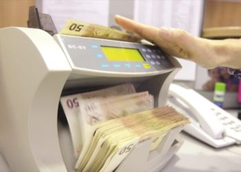 Αυξήθηκαν οι καταθέσεις νοικοκυριών και επιχειρήσεων εν μέσω καραντίνας