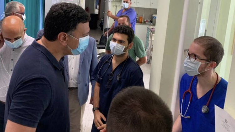 Επίσκεψη του Κικίλια στο νοσοκομείο της Λέρου