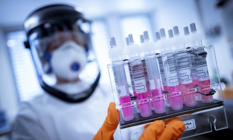 Παγκόσμια Ιατρική Ενωση: Κίνδυνος νέου κύματος της πανδημίας του κορονοϊού