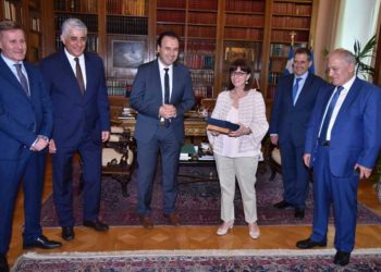 Συνάντηση της Κατερίνας Σακελλαροπούλου με το προεδρείο της ΚΕΔΕ