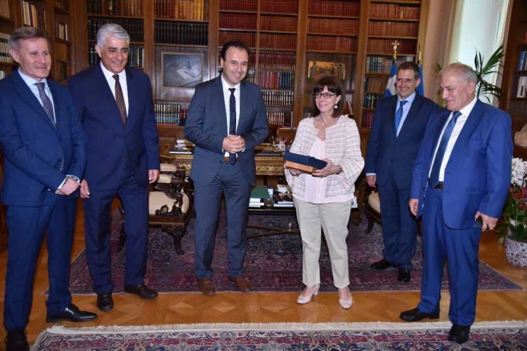 Συνάντηση της Κατερίνας Σακελλαροπούλου με το προεδρείο της ΚΕΔΕ