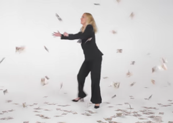 Ανακοίνωση της ΠΟΕΣΥ: Όχι στο σποτ του ΣΥΡΙΖΑ, ναι στη διαφάνεια