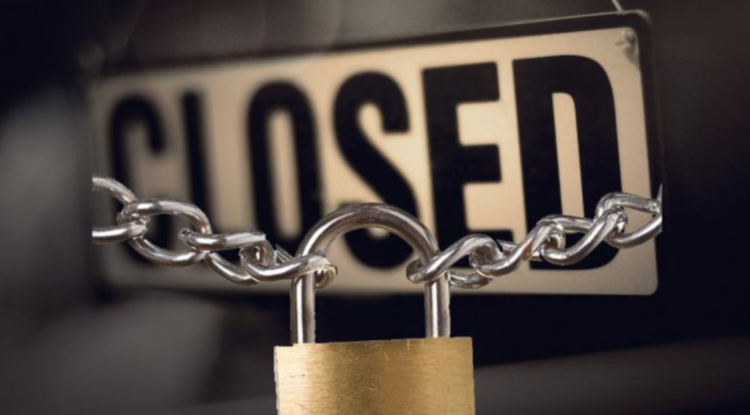 «Έβρεξε» λουκέτα σε κέντρα διασκέδασης λόγω συνωστισμού