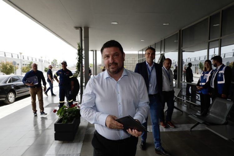 Χαρδαλιάς : Ο ιός είναι εκεί έξω – Υπάρχουν σενάρια που προβλέπουν και lockdown