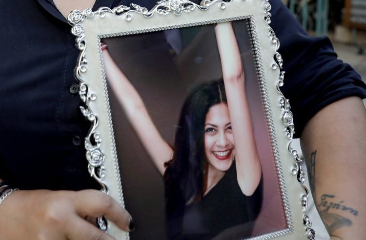 Υπόθεση Γ.Κοεμτζή: Ταυτοποιήθηκαν οι αποστολείς απειλητικών μηνυμάτων στην αδελφή της