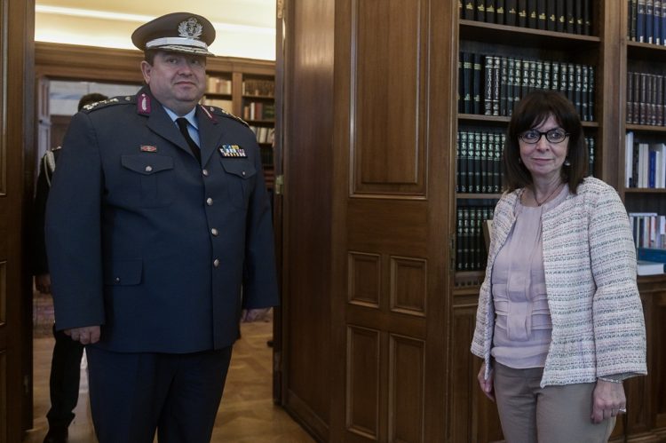 Τον αρχηγό της Αστυνομίας δέχθηκε η Κατερίνα Σακελλαροπούλου