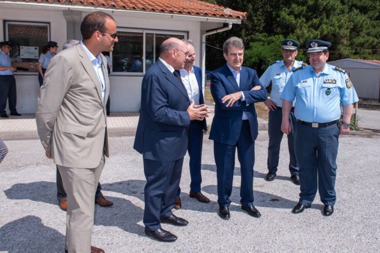 Χρυσοχοΐδης: Η δουλειά που γίνεται από την αστυνομία είναι εξαιρετική