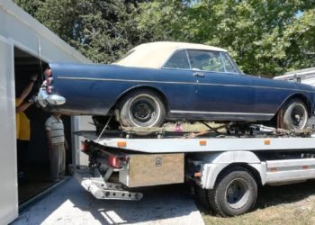 Ξεκίνησε η μεταφορά των αυτοκινήτων της βασιλικής οικογένειας από το Τατόι