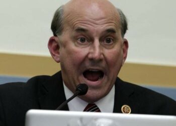 ΗΠΑ: Θετικός στον κορονοϊό γερουσιαστής που επρόκειτο να συνταξιδέψει με τον Τραμπ