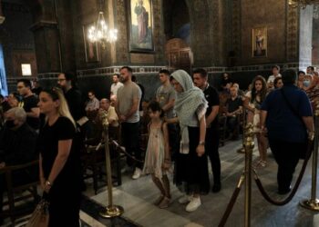 Υποχρεωτική η μάσκα στις εκκλησίες – Πώς θα γίνονται τα μυστήρια