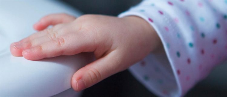 Πάτρα: Άφησε τα ανήλικα παιδιά της μόνα τους στο σπίτι και ήρθε στην Αθήνα