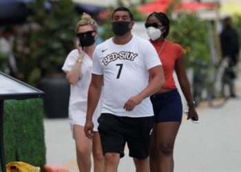 Φλόριντα: Θλιβερό ρεκόρ ημέρας με 15.000 νέα κρούσματα