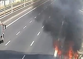 Φωτιά σε αυτοκίνητο στην Αττική Οδό