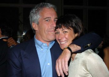 Υπόθεση Επστάιν: Συνελήφθη η γυναίκα που φέρεται να οργάνωνε τους βιασμούς