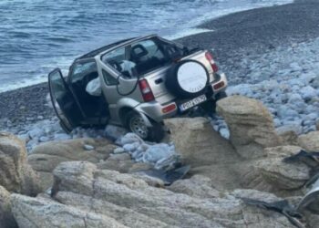 Μοιραία βουτιά σε γκρεμό για 18χρονη στη Μύκονο