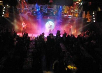 Κορονoϊός – Νέα μέτρα: Απαγόρευση όρθιων πελατών σε όλα τα νυχτερινά κέντρα