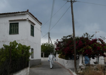 Κάρπαθος: Κρούσμα κορονοϊού από τις ΗΠΑ – Μεταφέρθηκε με κάψουλα σε νοσοκομείο στην Κρήτη