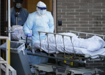 ΗΠΑ: Ξεπερνούν τις 130.000 οι νεκροί απο τον κοροναϊός εκτιμά το Reuters