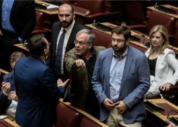 Βουλή: Επεισόδιο με εκφράσεις πεζοδρομίου από τον βουλευτή του ΣΥΡΙΖΑ, Κώστα Μάρκου