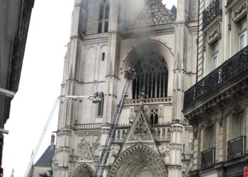 Γαλλία: Φωτιά στον καθεδρικό ναό της Νάντης