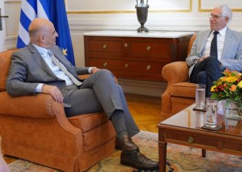 Συνάντηση του Ν. Δένδια με τον πρόεδρο της ελληνικής κοινότητας Βεγγάζης