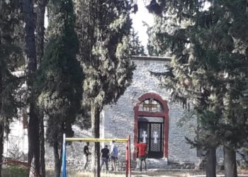 Τρίκαλα: Συμβατά με πτώση εξ ύψους τα τραύματα της 16χρονης – Αυτοκτονία «βλέπουν» οι Αρχές