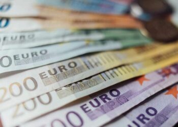 Πληρώνονται σήμερα τα 534 ευρώ – Ποιοί είναι οι δικαιούχοι