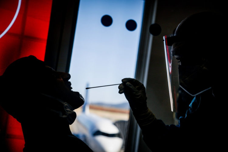 Σουηδία: Η ιχνηλάτιση επαφών θα γίνεται από τους ίδιους τους ασθενείς