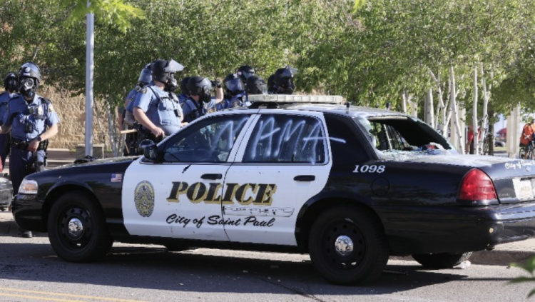 ΗΠΑ: Ένοπλοι πυροβόλησαν σε πλήθος – Τουλάχιστον 12 τραυματίες