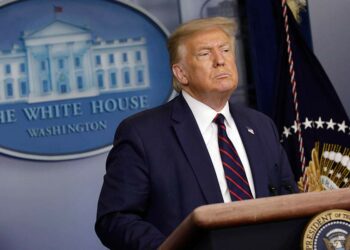 Τραμπ: Τα γυρίζει για την αναβολή των προεδρικών εκλογών