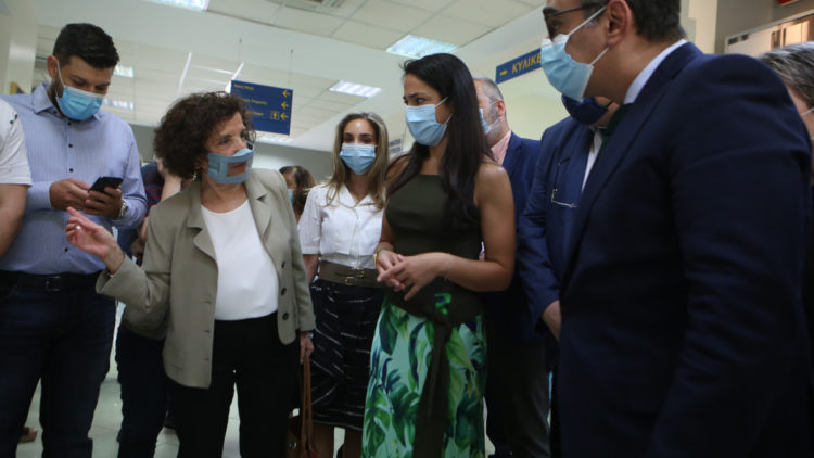 Στο Λαϊκό Νοσοκομείο η λειτουργίας του πρώτου σταθμού βιντεοεπικοινωνίας για κωφούς και βαρήκοους