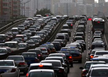 Ελεγχοι της ΑΑΔΕ: Παράνομα ένα στα τρία αυτοκίνητα με ξένες πινακίδες