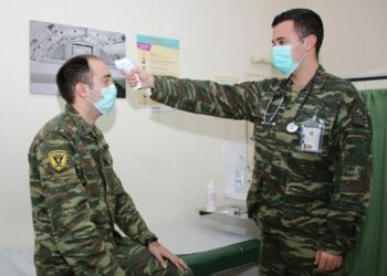 ΓΕΕΘΑ: Υποχρεωτική χρήση μάσκας και στις Ένοπλες Δυνάμεις