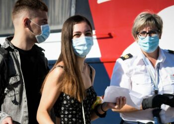 Εξαδάκτυλος: Οι μάσκες – ασπίδες δεν παρέχουν ασφάλεια – Προσοχή στις μάσκες με φίλτρο
