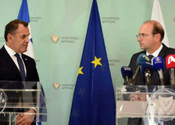 Στην Κύπρο ο Παναγιωτόπουλος: Αποφασισμένοι να προασπίσουμε τα κυριαρχικά μας δικαιώματα