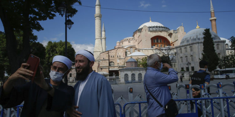 Ρωσία: «Η Αγία Σοφία είναι εσωτερική υπόθεση της Τουρκίας»