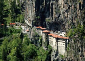 Ανοίγει και πάλι το ιστορικό μοναστήρι Παναγία Σουμελά στην Τραπεζούντα