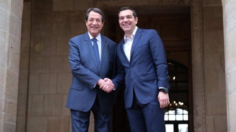 Τσίπρας σε Αναστασιάδη: Ανάγκη συντονισμού των ενεργειών Ελλάδας και Κύπρου