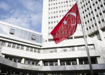 Νέα πρόκληση Τουρκίας στην Ελλάδα: Ας θυμηθούν τι έπαθαν στο Αιγαίο όσοι δεν έδειξαν σεβασμό στη σημαία μας