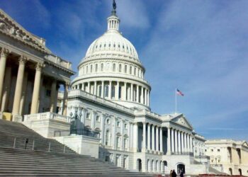 ΗΠΑ: Τουλάχιστον 13 μέλη της Βουλής των Αντιπροσώπων και της Γερουσίας έχουν νοσήσει από τον κορονοϊό