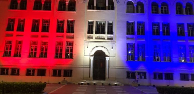 Θεσσαλονίκη: Στα χρώματα της αμερικανικής σημαίας το κτίριο της ΧΑΝΘ