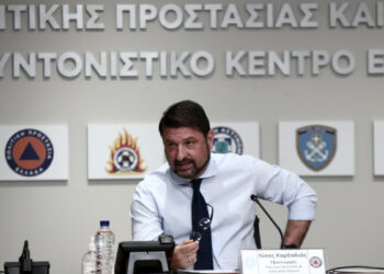 Κορονοϊός: Πού είναι υποχρεωτική η χρήση μάσκας από αύριο