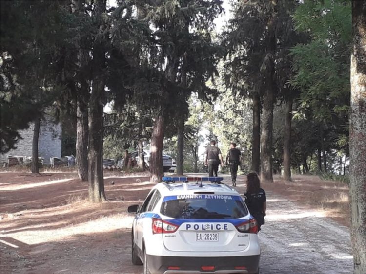Σοκ στα Τρίκαλα: Πτώμα γυναίκας έξω από εκκλησία