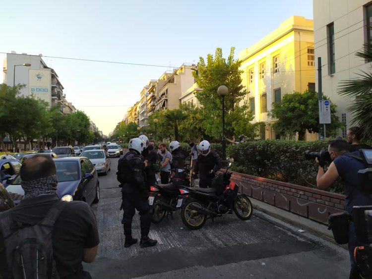 Επεισόδια έξω από την ΑΣΟΕΕ