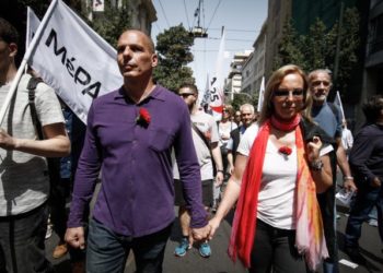 Κύμα παραιτήσεων με βολές κατά Βαρουφάκη – Στράτου στο ΜέΡΑ25