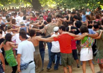 Προς απαγόρευση των πανηγυριών μέχρι τέλος Ιουλίου – Εντείνονται οι έλεγχοι στα χερσαία σύνορα